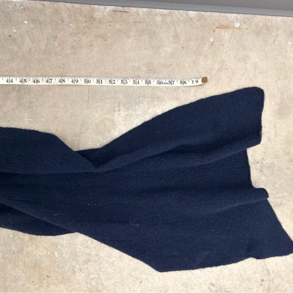 Merino Navy  Knit scarf/wrap - Picture 5 of 5